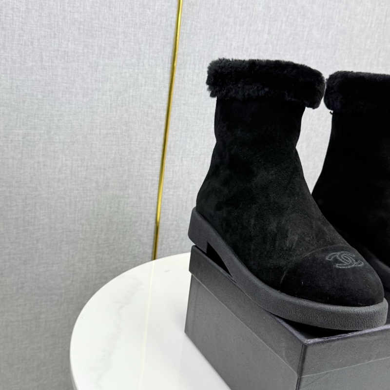 Ch**el boots